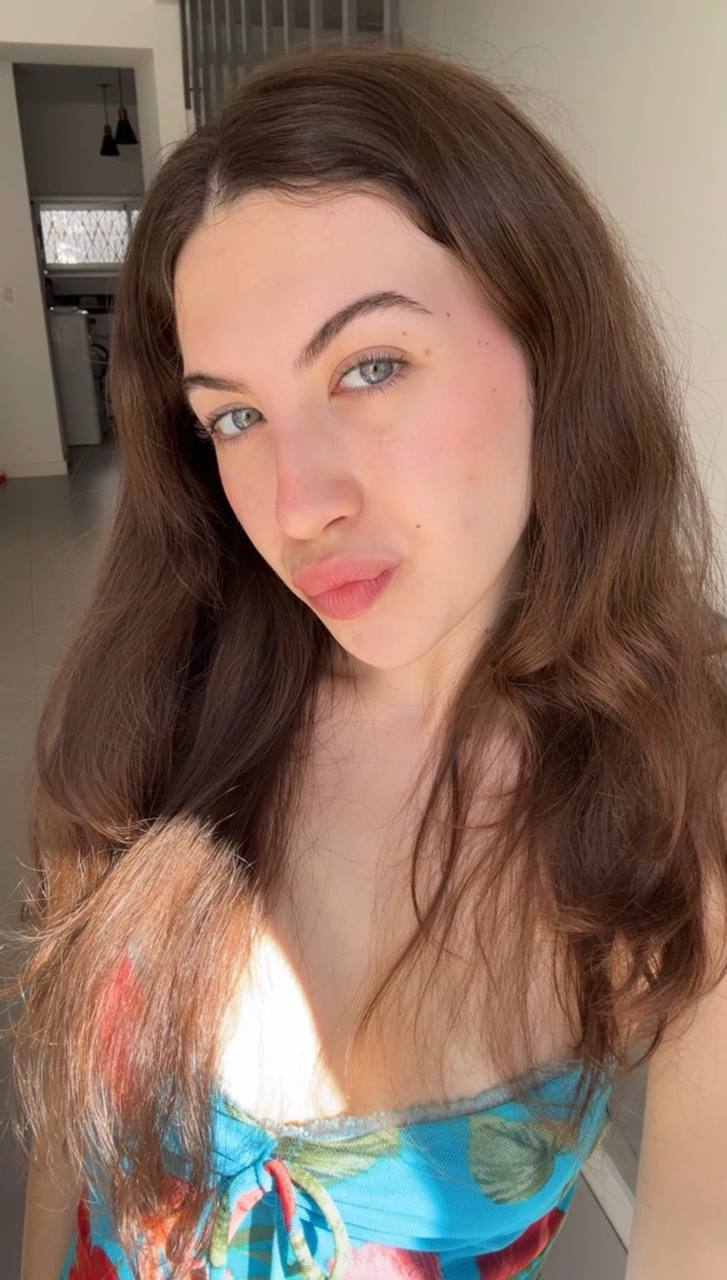 Nude girl Amber in Kigali